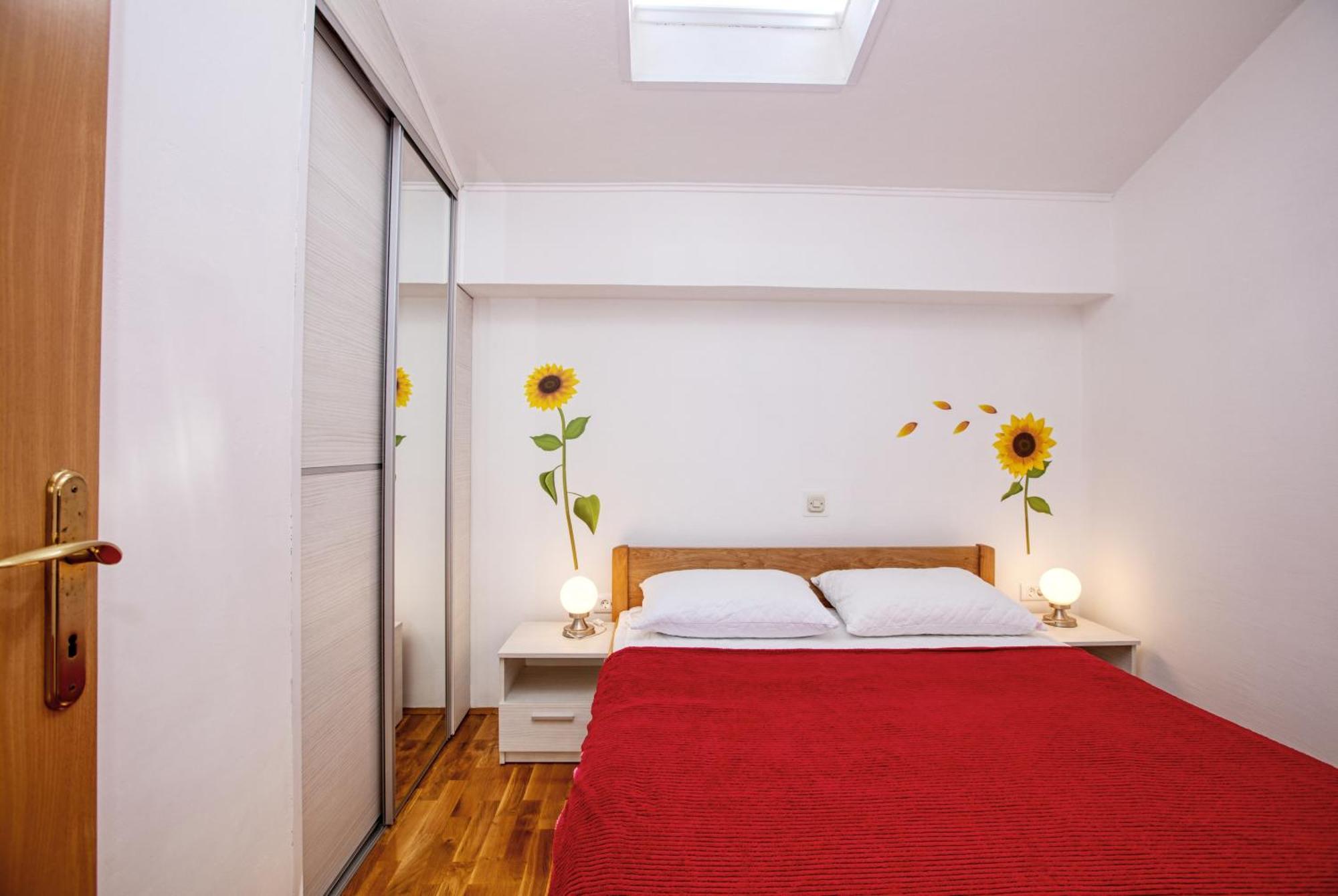 Family Friendly Seaside Apartments Brodarica, Sibenik - 4833 Brodarica  Room photo